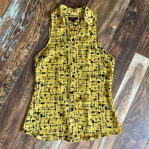 Funky Open Back Top - Picture 3 of 9